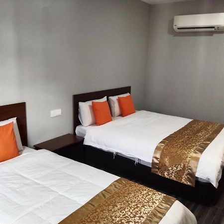 One World Hotel Кулай Екстериор снимка