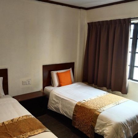 One World Hotel Кулай Екстериор снимка