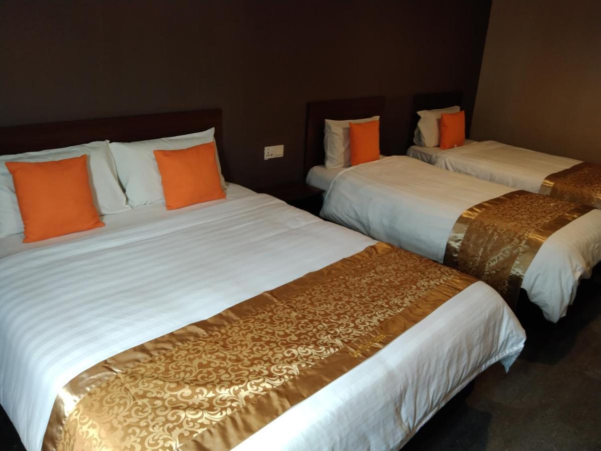 One World Hotel Кулай Екстериор снимка