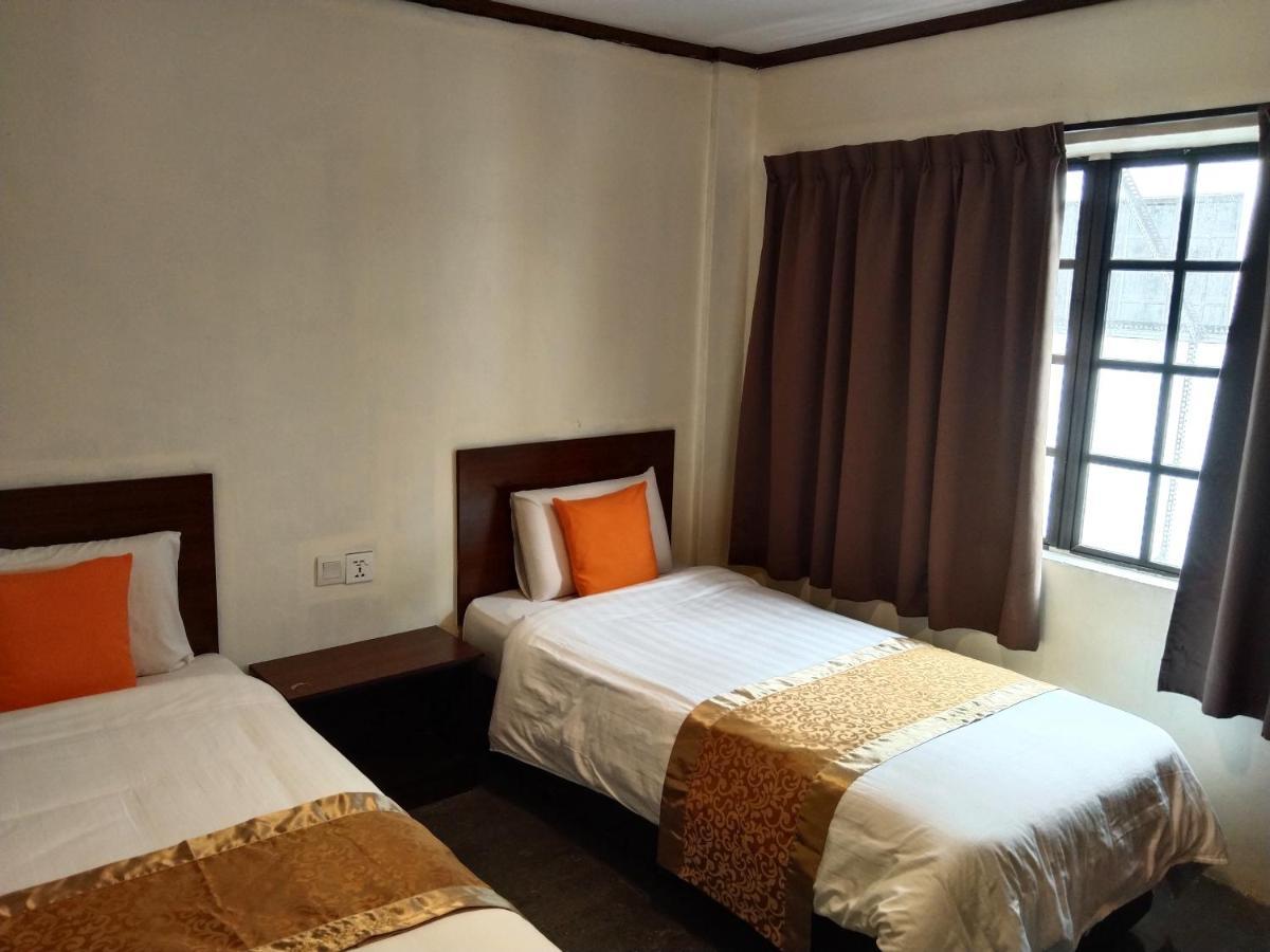 One World Hotel Кулай Екстериор снимка